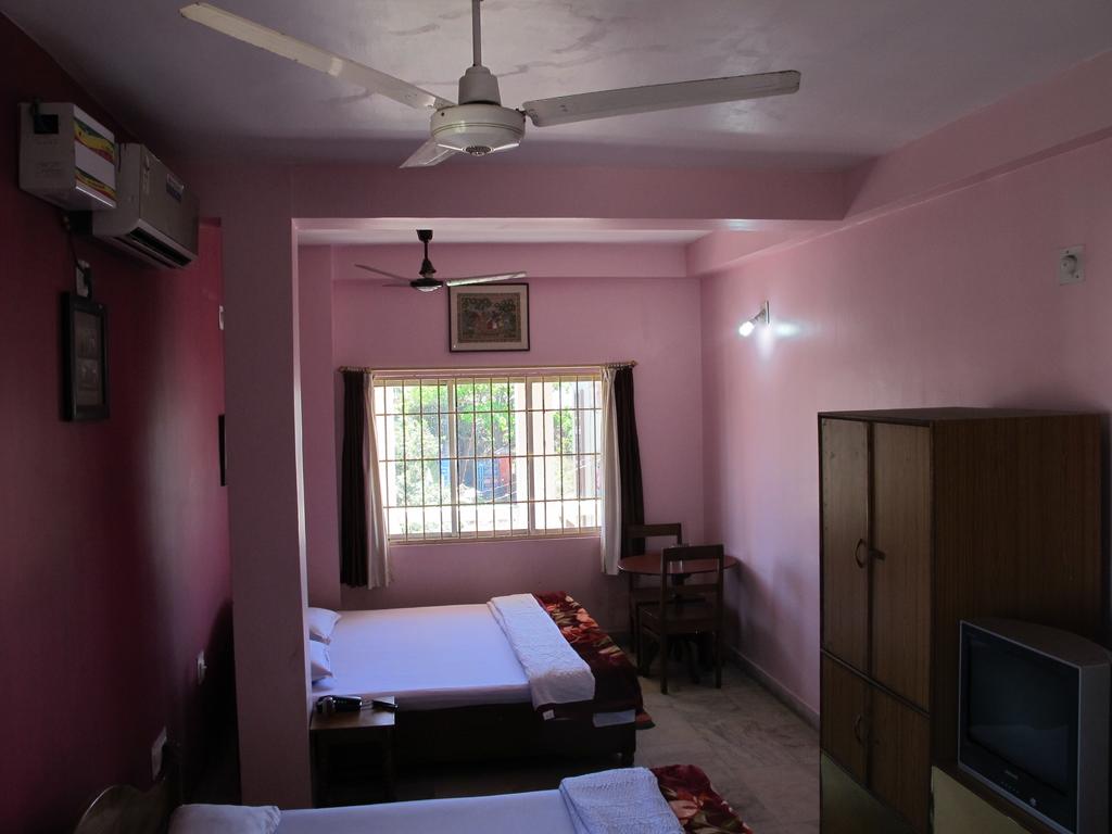Hotel Lotus Puri Reviews, Photos, Prices. Checkin, Checkout Timing of