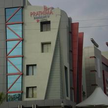 8 Couple Hotels In Karimnagar 781 Discount Upto 37 Compare Book Best Karimnagar Hotels With Tariff Reviews Amenities Photos Ixigo