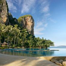 18 Hotels Near Taj Palace Indian Restaurant Krabi At 746 - 