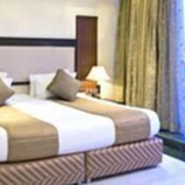 clarks inn pacific mall kaushambi