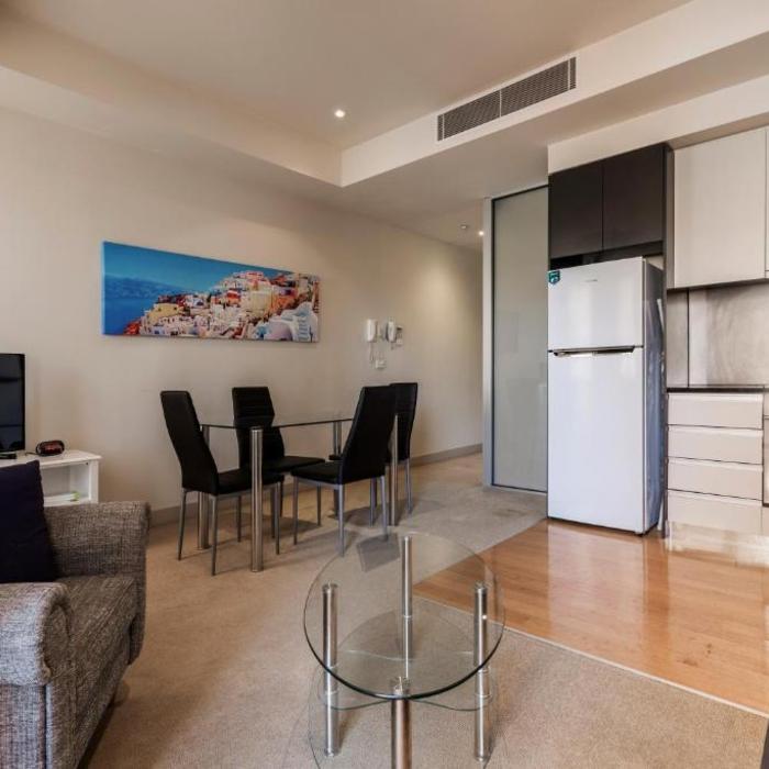 Collins St Cbd 2 Bedroom Apartment With Balcony Hotel