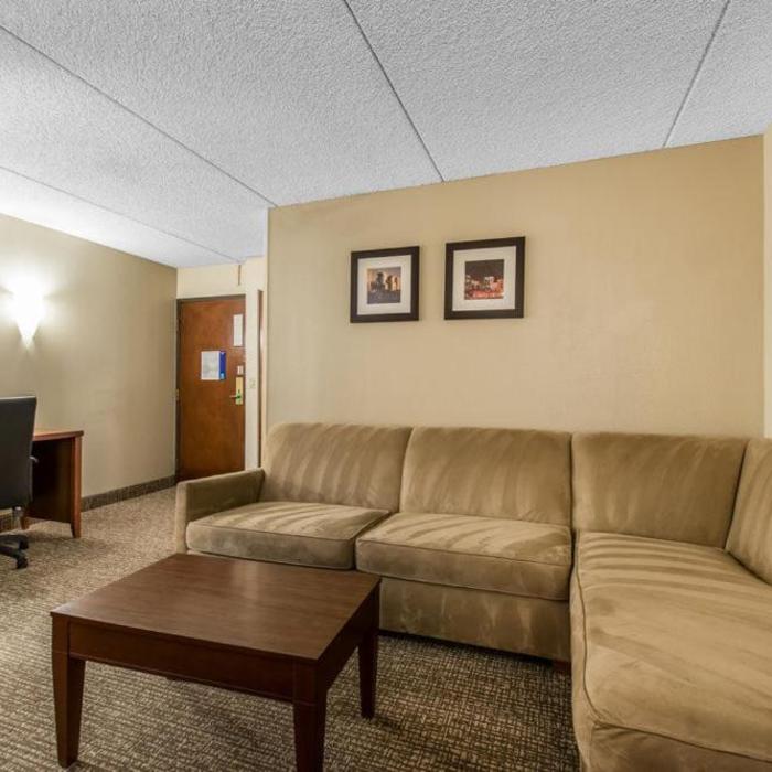 Comfort Inn Suites Hotel Denver Reviews Photos Prices Check In