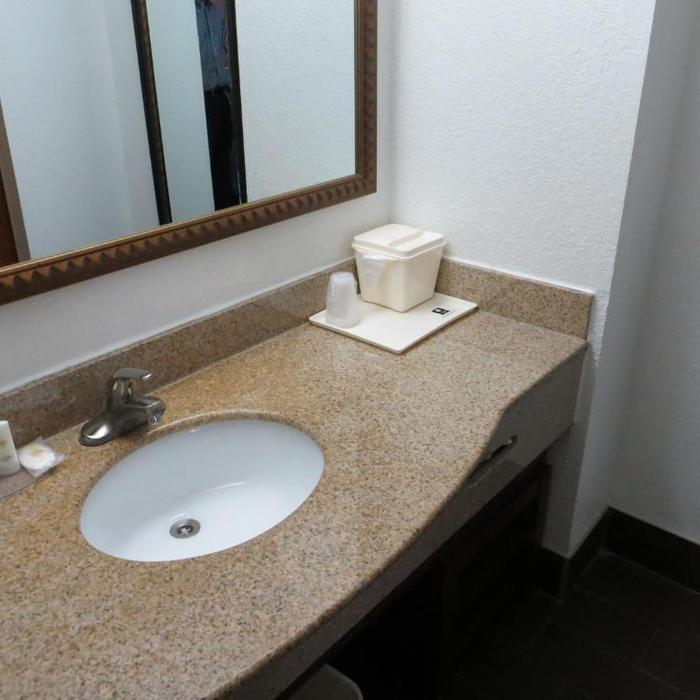 Comfort Inn Downtown Vanderbilt Hotel Nashville Reviews Photos