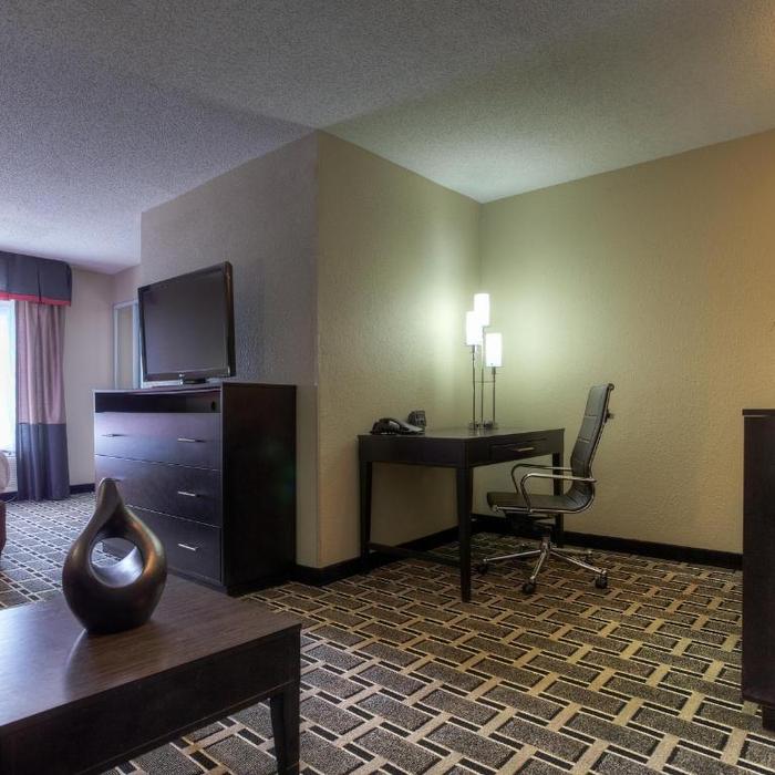 Comfort Suites Airport Hotel Nashville Reviews Photos Prices