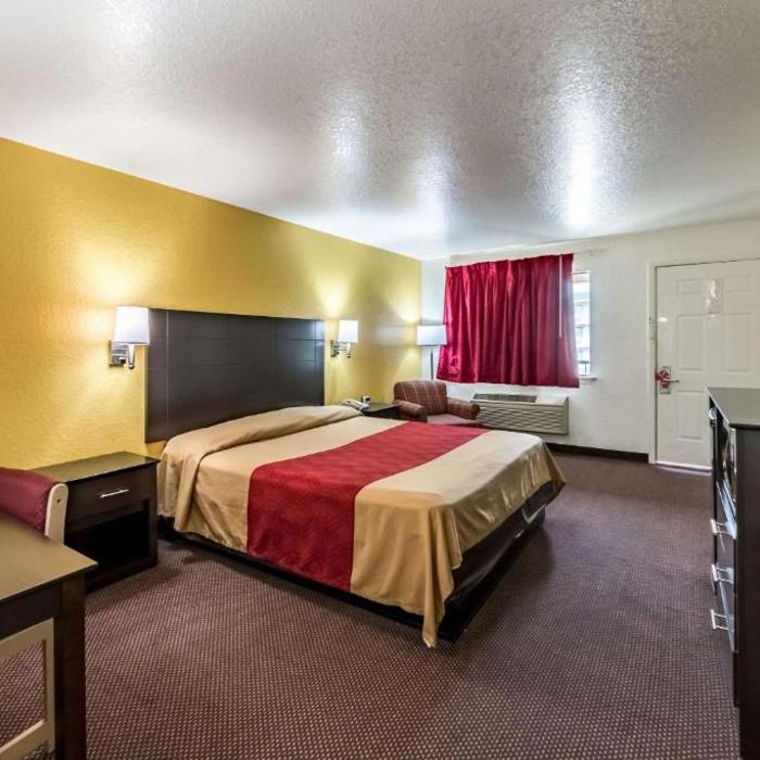 econo lodge lackland