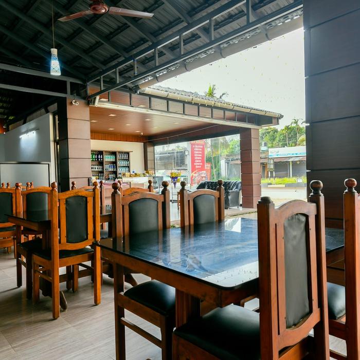 Oyo 22757 Gokulam Heritage Plaza Hotel Wayanad Reviews - 