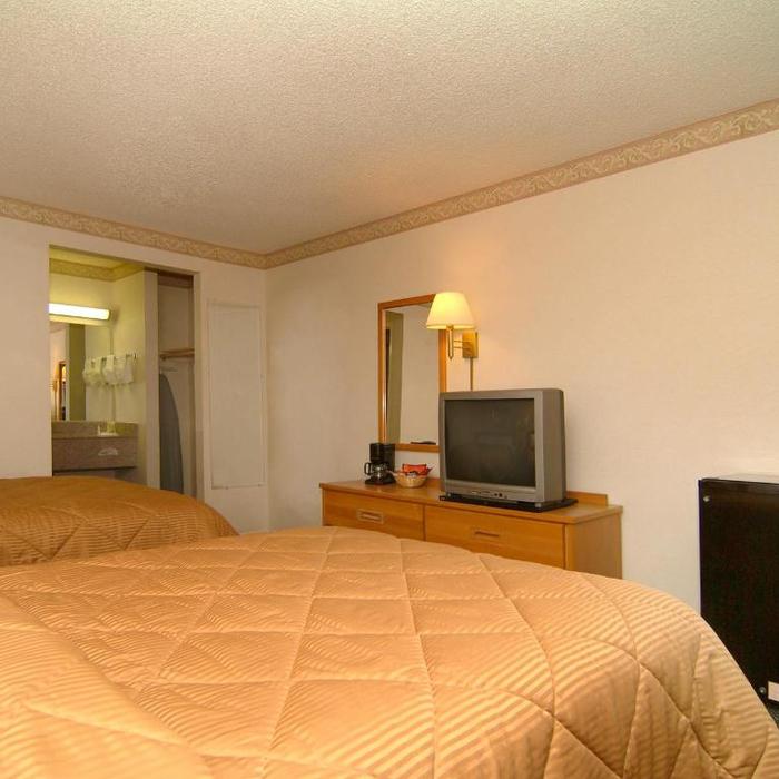 Quality Inn Suites Hotel Camarillo Reviews Photos Prices Check