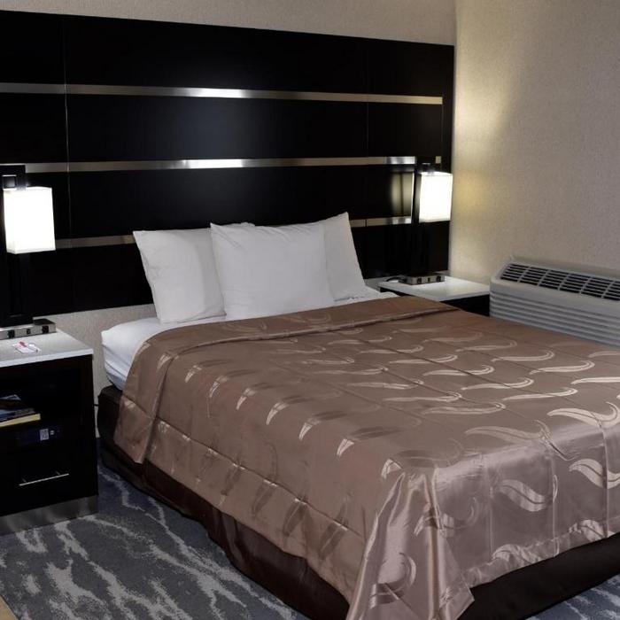 Quality Inn Poconos Hotel East Stroudsburg Reviews Photos Prices
