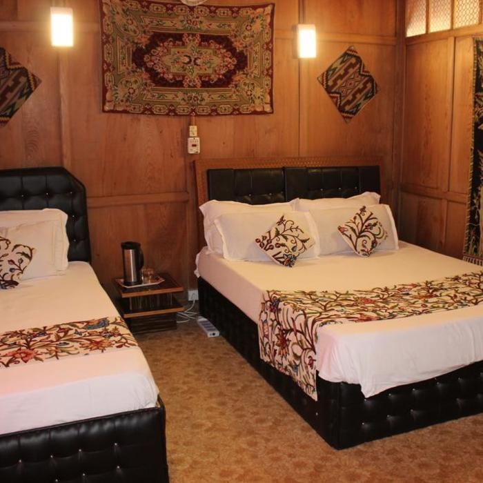 Ritz Houseboats Hotel Srinagar Reviews Photos Prices - 