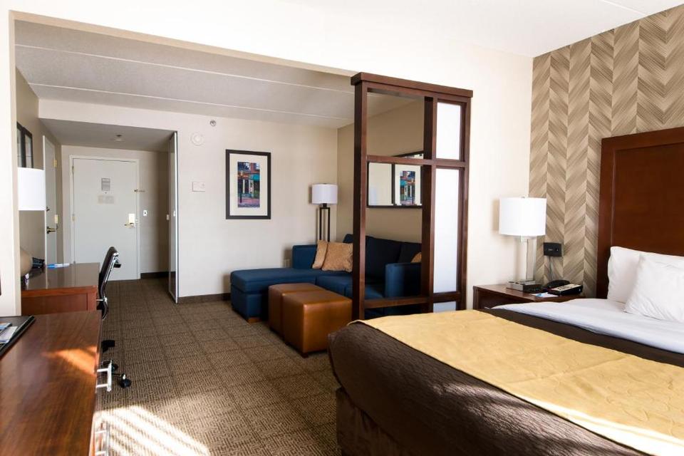 Comfort Inn Suites Logan International Airport Hotel Revere