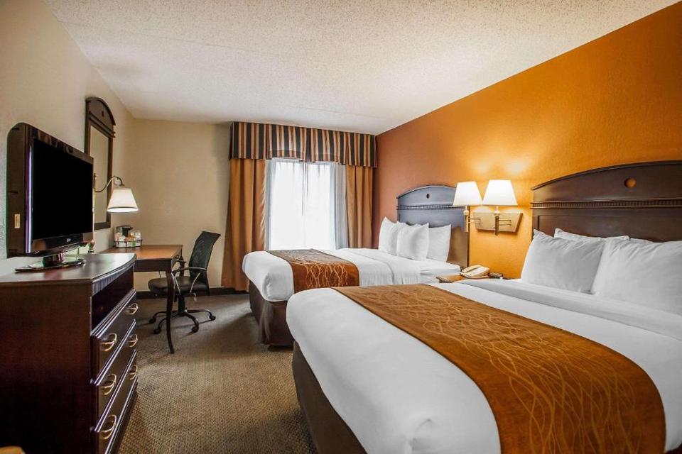 Comfort Inn Suites Hotel Somerset Reviews Photos Prices Check