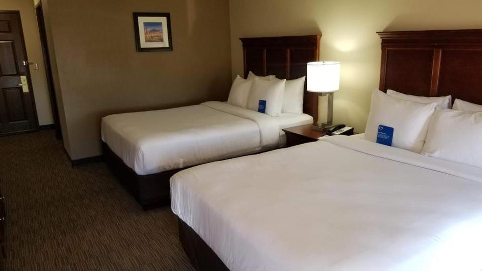 Comfort Inn Suites Tempe Phoenix Sky Harbor Airport Hotel