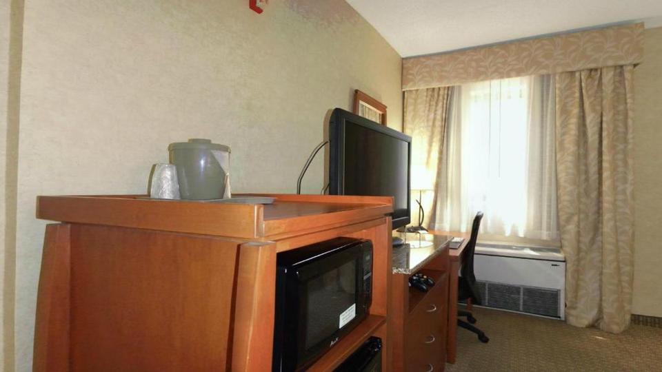 Comfort Inn Near Greenfield Village Hotel Dearborn Reviews Photos