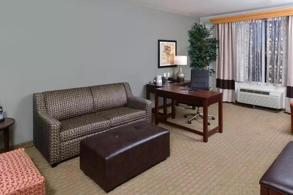 Comfort Suites Airport Hotel Tukwila Reviews Photos Prices