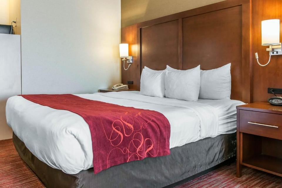 Comfort Suites Hotel Columbus Reviews Photos Prices Check In