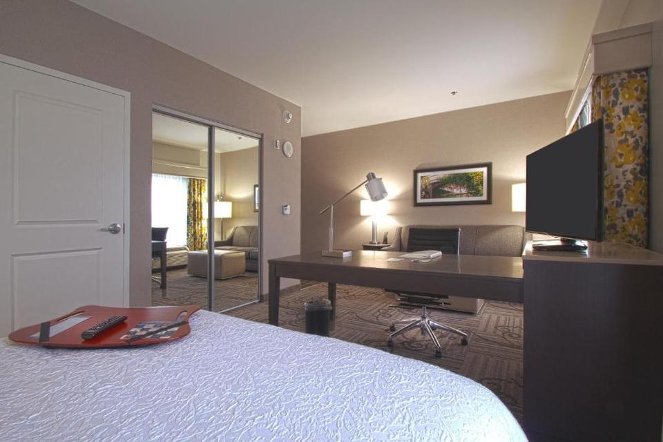Hampton Inn Suites University Area Hotel Columbus Reviews Photos