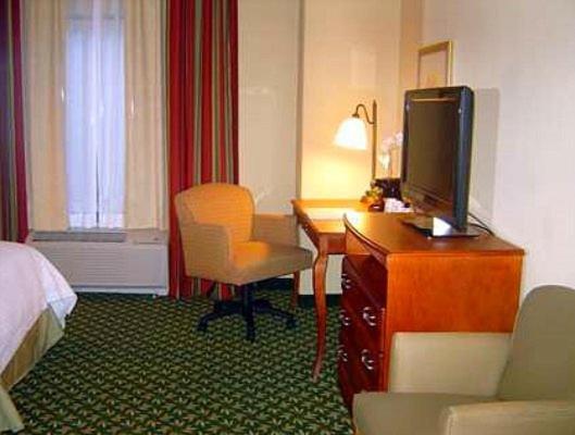 Hampton Inn Near Worlds Of Fun Hotel Kansas City Reviews Photos