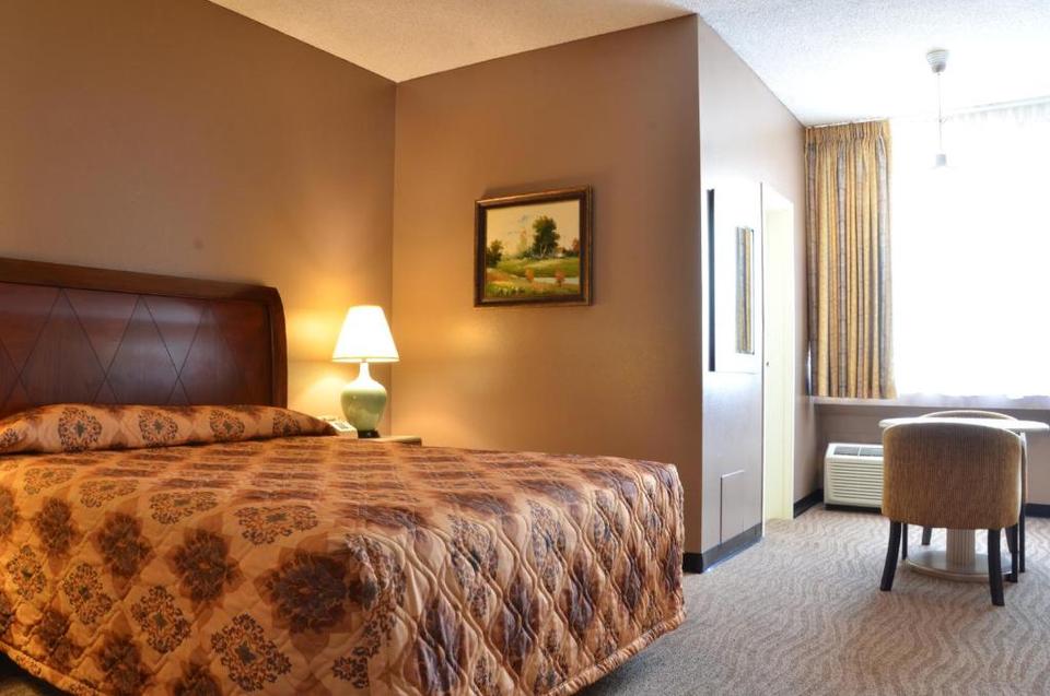 Hotel Pacific Garden Gardena Reviews Photos Prices Check In