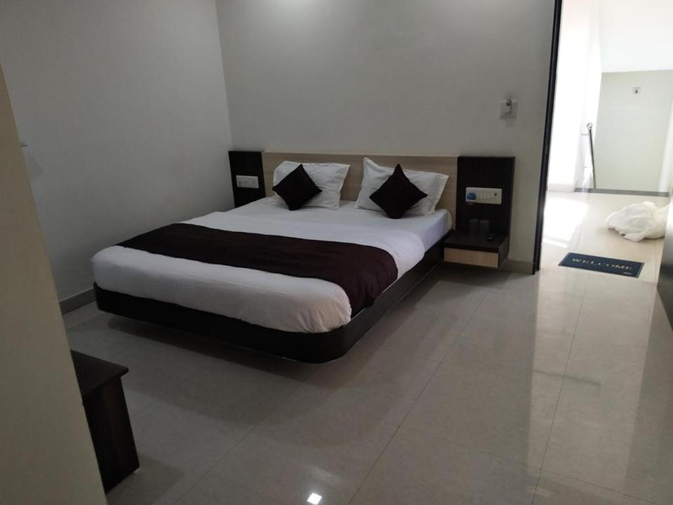 Hotel Shree Vallabh Dwarka Reviews Photos Prices Check In - 