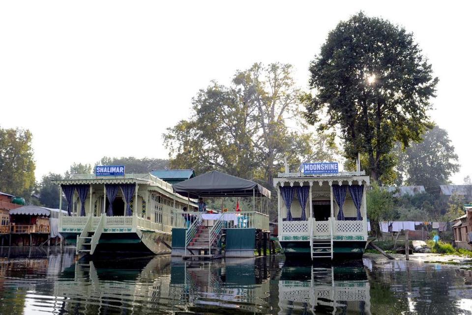 Houseboat Moonshine Hotel Srinagar Reviews Photos Prices - 