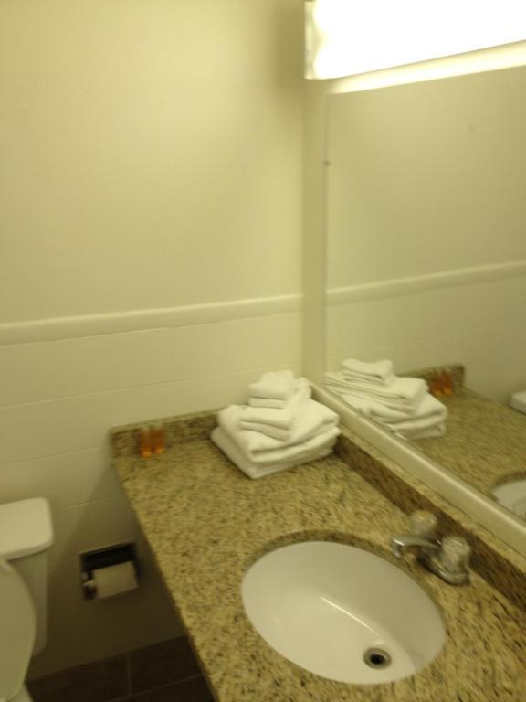 Knights Inn Hotel Kitchener Reviews Photos Prices Check - 