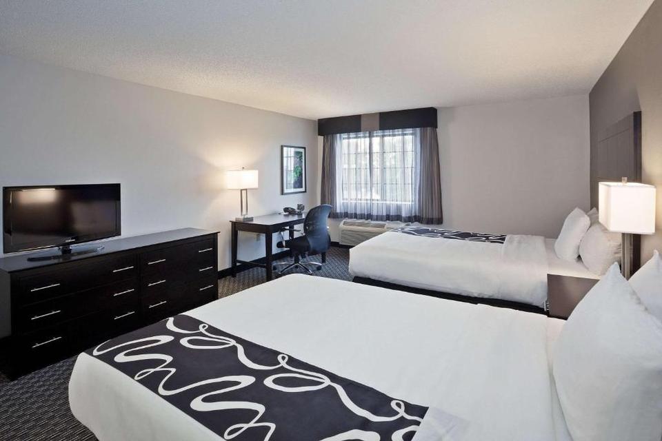La Quinta Inn By Wyndham Airport North Hotel Miami Reviews Photos