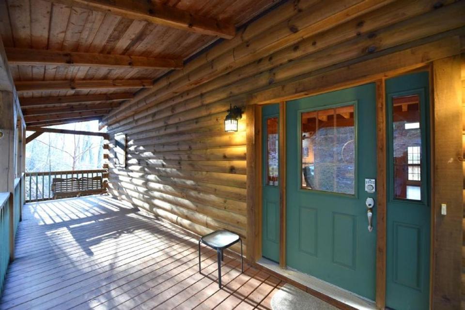 Mountain Oaks Cabin Hotel Asheville Reviews Photos Prices Check