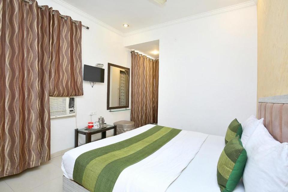 Discount 80 Off Oyo Rooms Sangam Cinema Bus Stand Chowk India