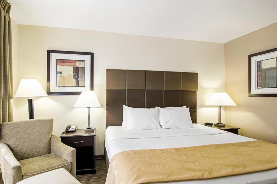 Quality Inn Suites Stapleton Hotel Denver Reviews Photos Prices