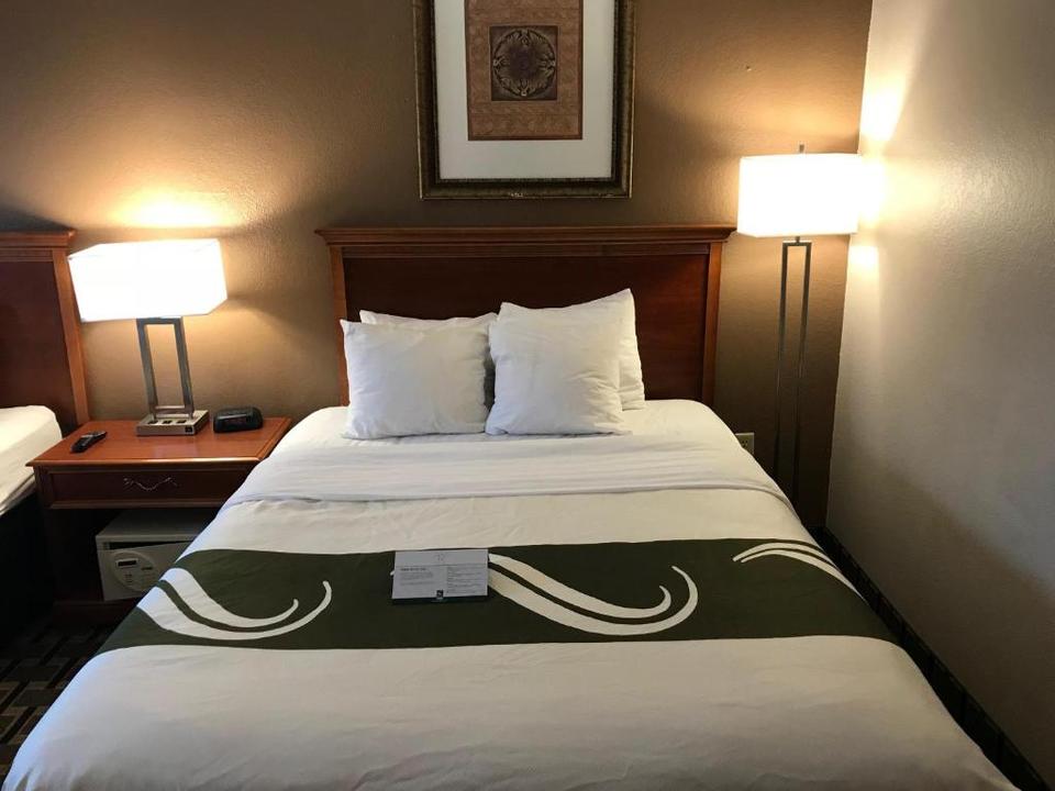 Quality Inn Suites Detroit Metro Airport Hotel Romulus Reviews