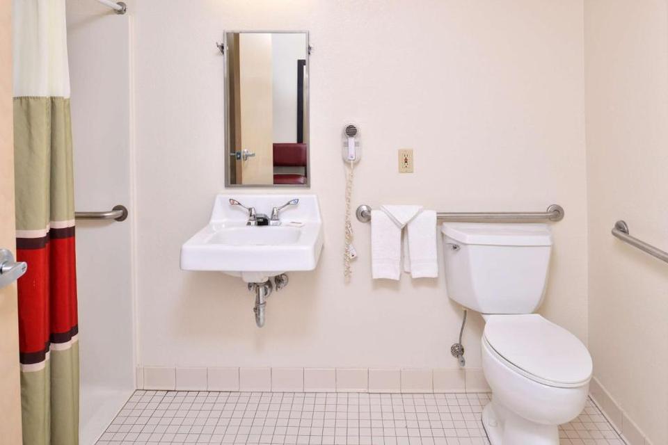 Red Roof Inn Sandusky Hotel Milan Reviews Photos Prices Check