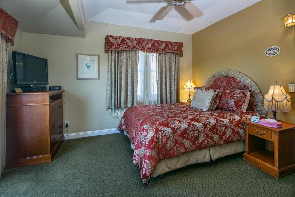 Rose Garden Inn Hotel Berkeley Reviews Photos Prices Check In