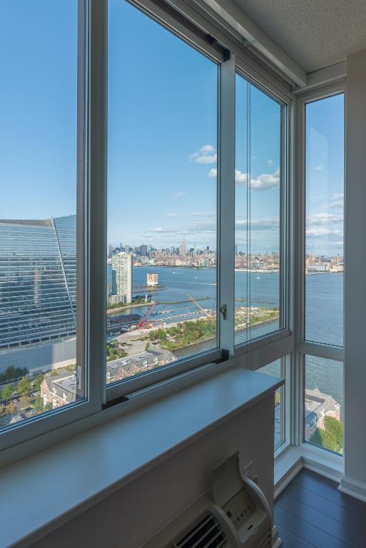 skyline luxury home suites