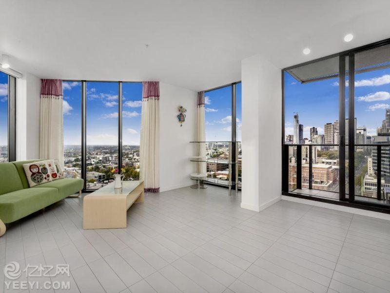 Sunny 2 Bed 2 Bath With Carpark North East Facing Hotel Melbourne