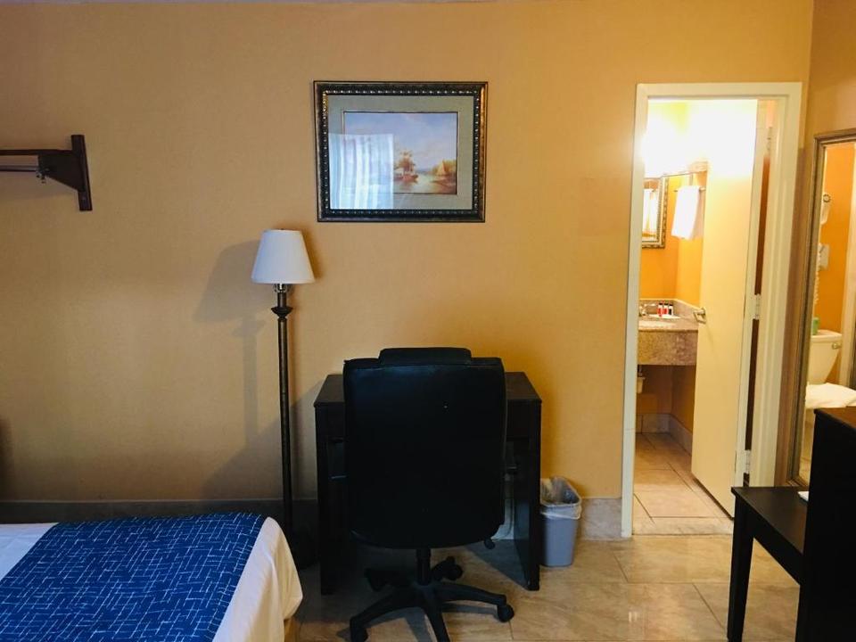 Travelodge By Wyndham Long Island Hotel Bay Shore Reviews - 