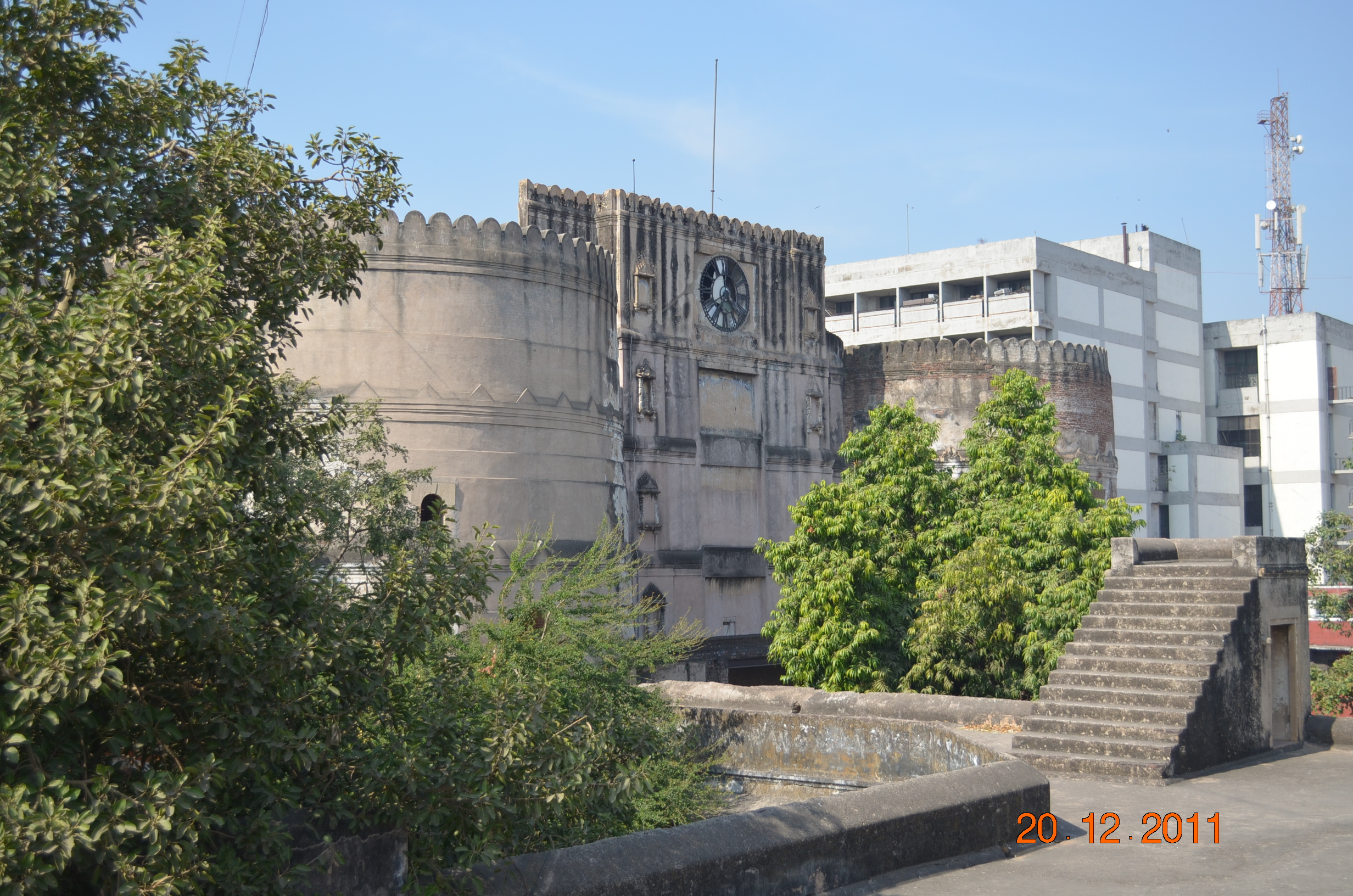 know-the-great-history-and-monuments-of-ahmedabad-city-because-of