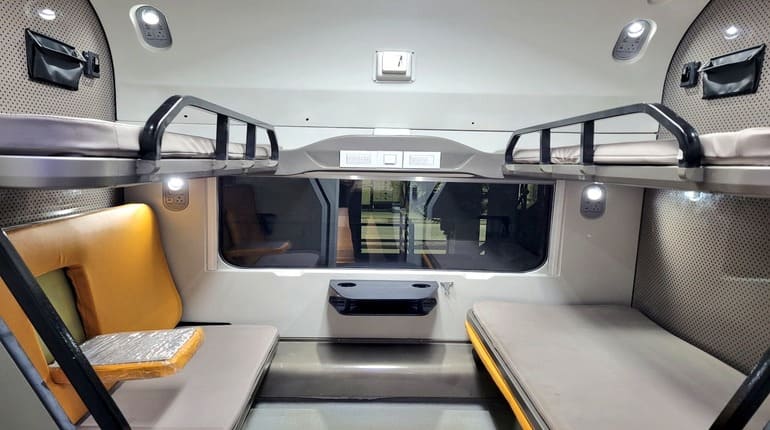 Bengaluru-Mumbai Vande Bharat Sleeper Train to Launch on November 1! Bengaluru-Mumbai Vande Bharat Sleeper Train to Launch on November 1!