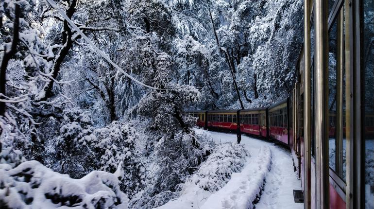 Winter is Calling! 5 Places To See Snow In India