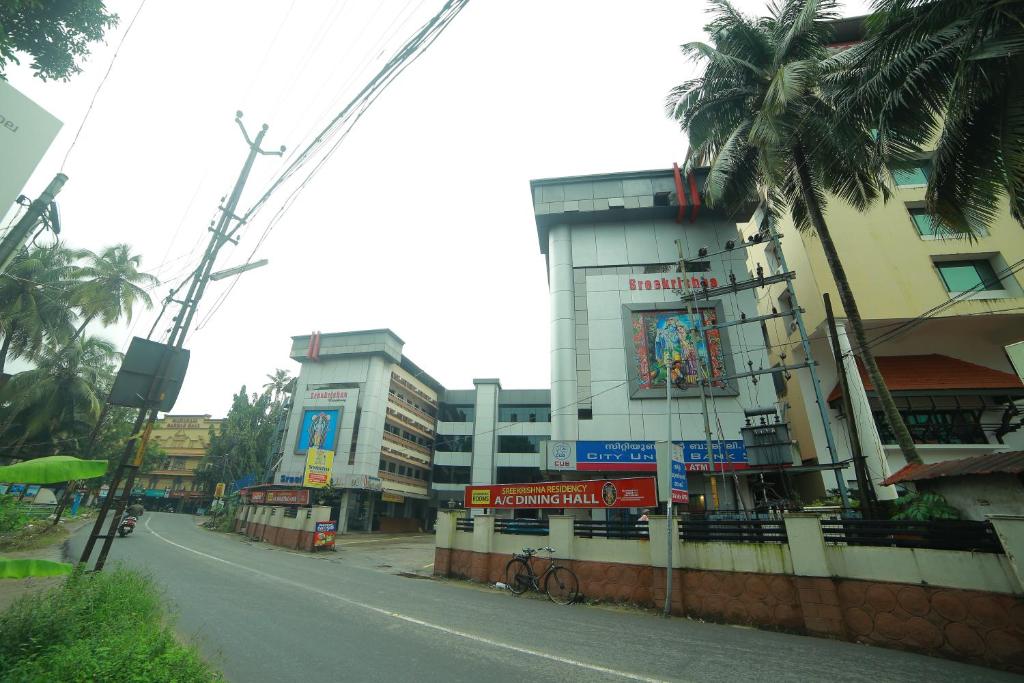 2 Hotels In Guruvayoor Below 500 Save Upto 70 Recommended Sreekrishna Residency In Guruvayoor