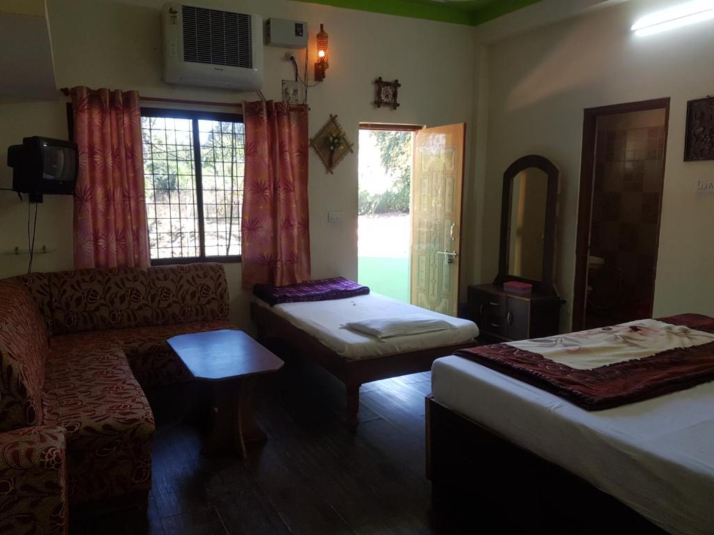 8 Hotels Near Tadoba National Park Mohurli Save Upto 70 Tadoba Tiger Resort In Mohurli